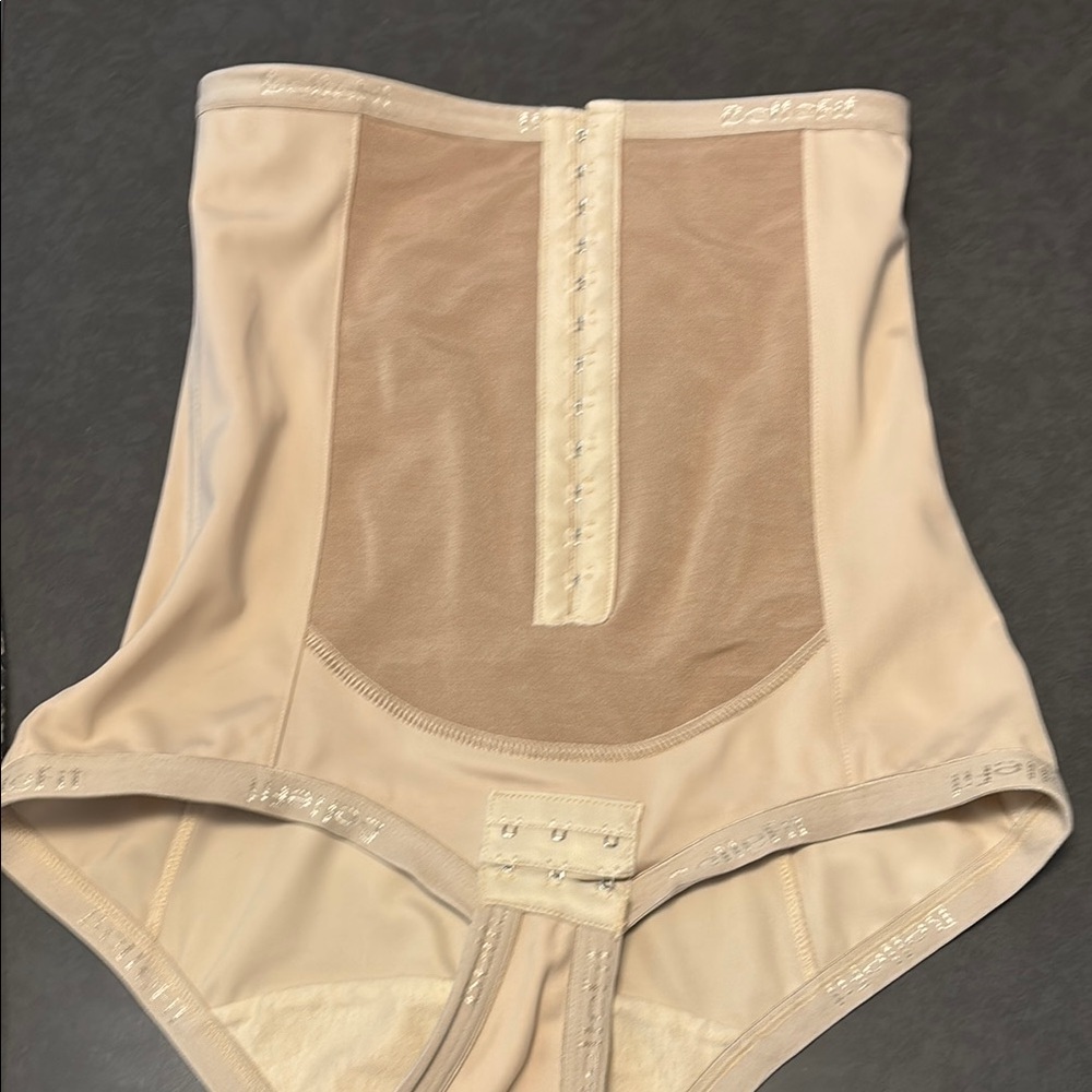 Bellefit corset shapewear postpartum post surgery Medium